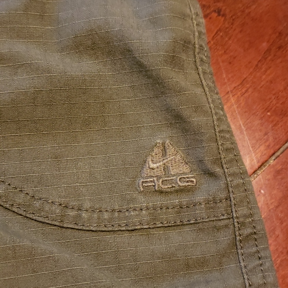 Shorts - Picture 3 of 4